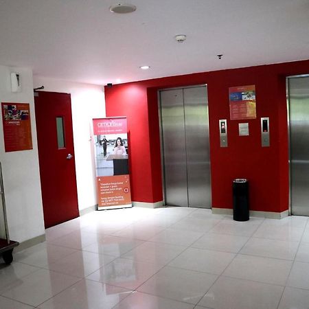 Amaris Hotel Dr. Susilo Grogol Jakarta Extérieur photo