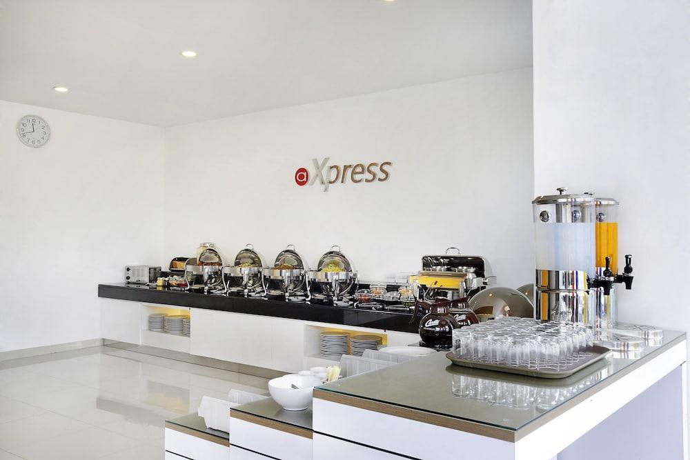 Amaris Hotel Dr. Susilo Grogol Jakarta Extérieur photo