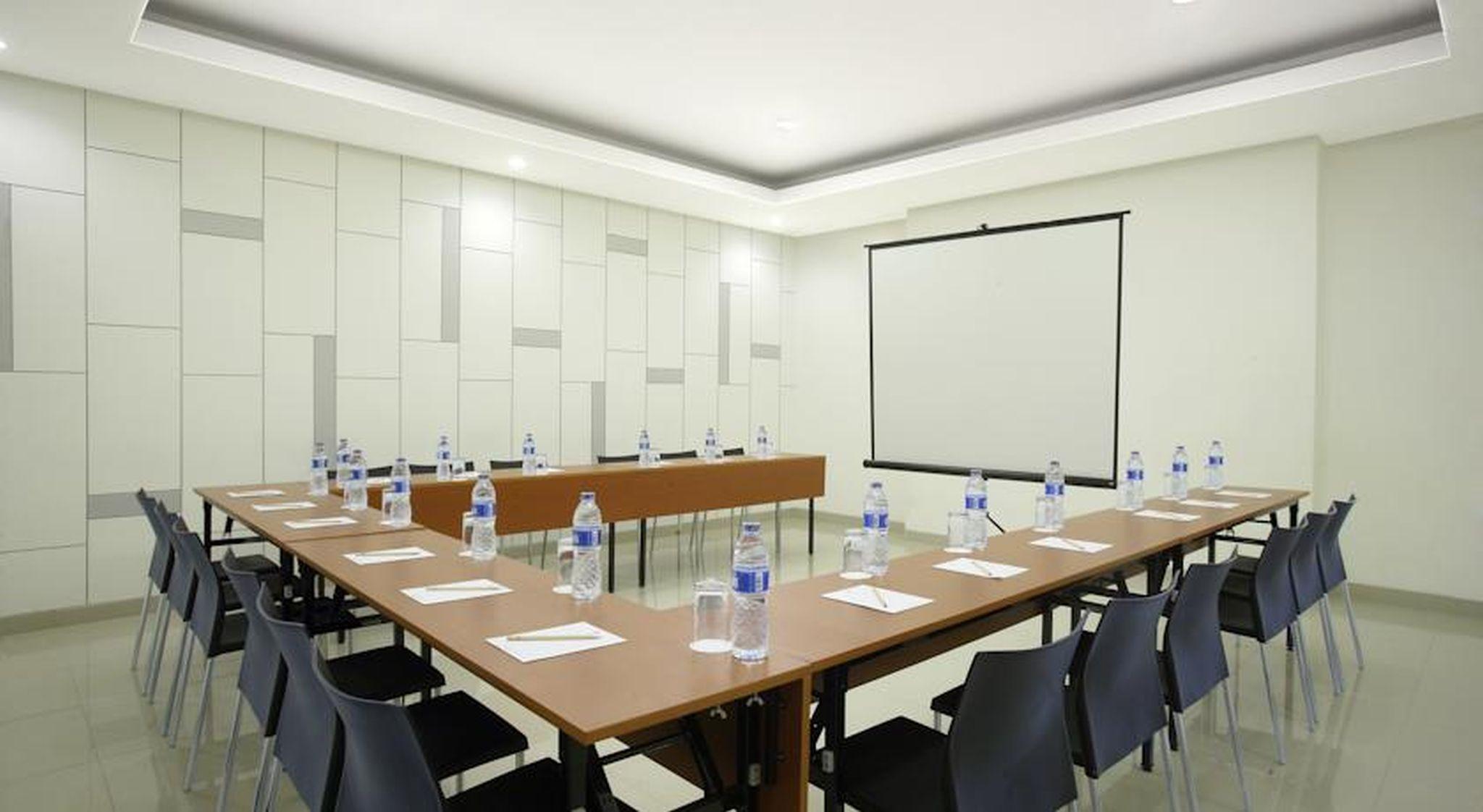 Amaris Hotel Dr. Susilo Grogol Jakarta Extérieur photo