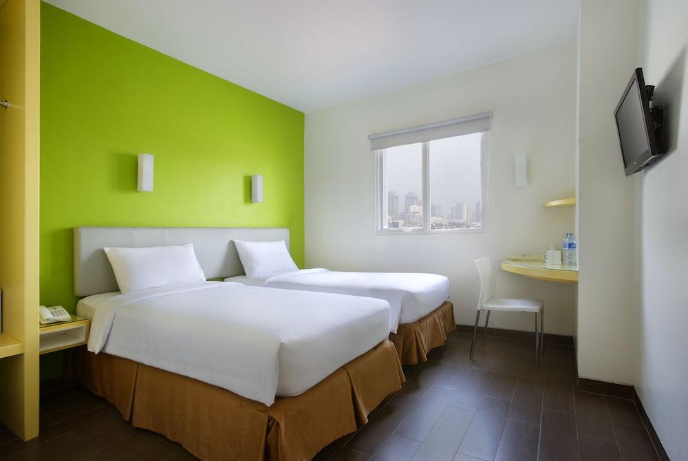 Amaris Hotel Dr. Susilo Grogol Jakarta Extérieur photo