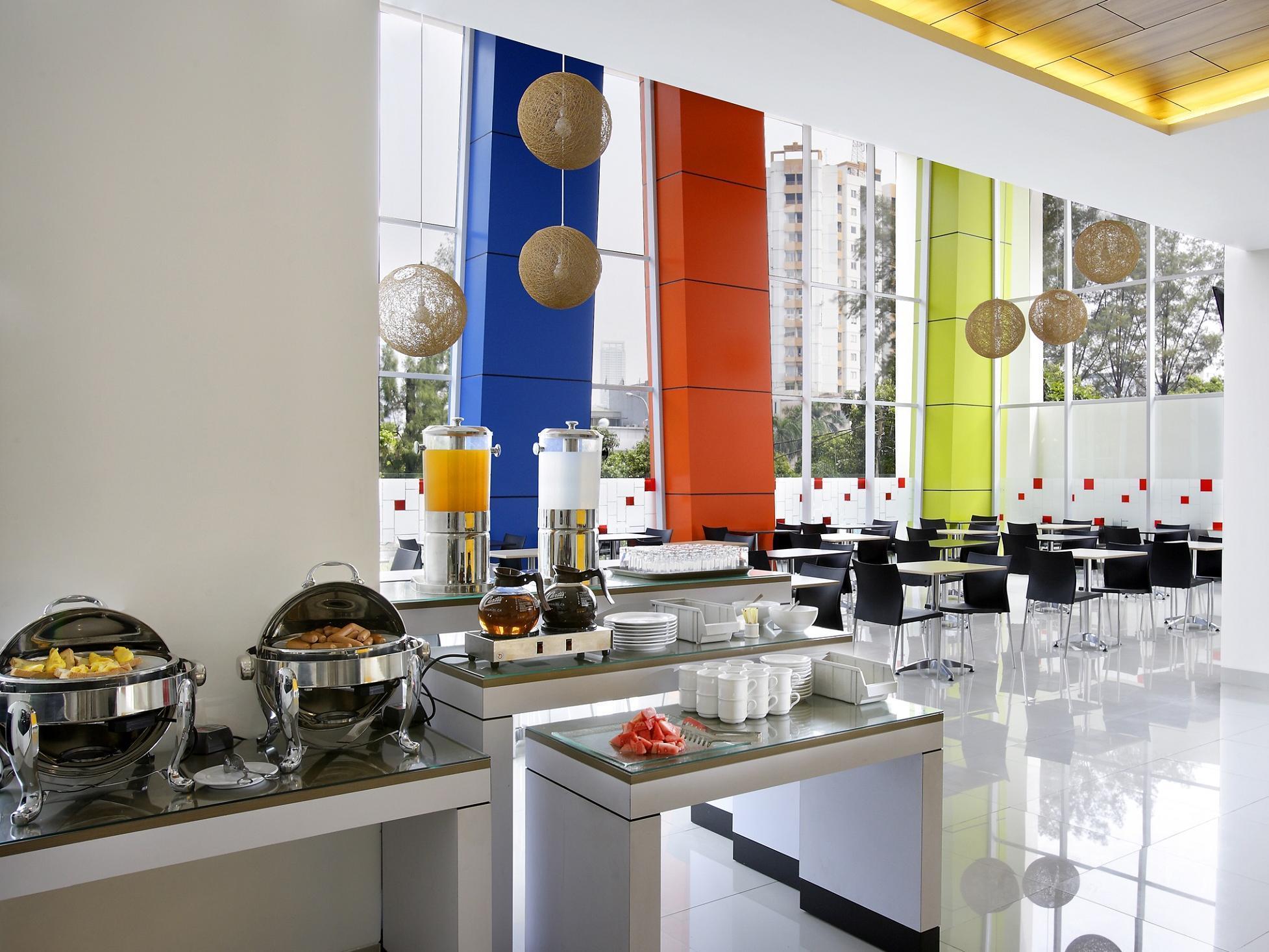 Amaris Hotel Dr. Susilo Grogol Jakarta Extérieur photo